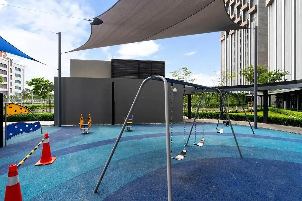 Lumi Tropicana Netflix Cityview Balcony Muji 6Pax Petaling Jaya