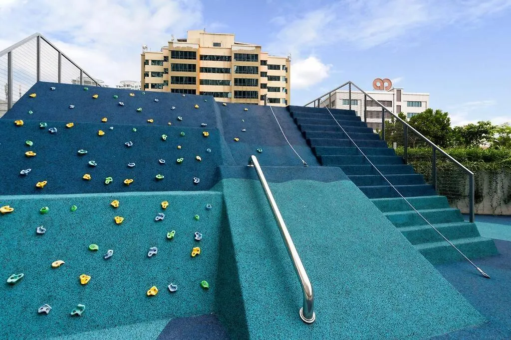 Lumi Tropicana Netflix Cityview Balcony Muji 6Pax Petaling Jaya