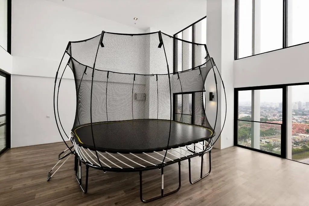 Lumi Tropicana Netflix Cityview Balcony Muji 6Pax Petaling Jaya Malezja