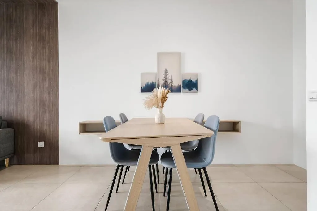 Lumi Tropicana Netflix Cityview Balcony Muji 6Pax Petaling Jaya