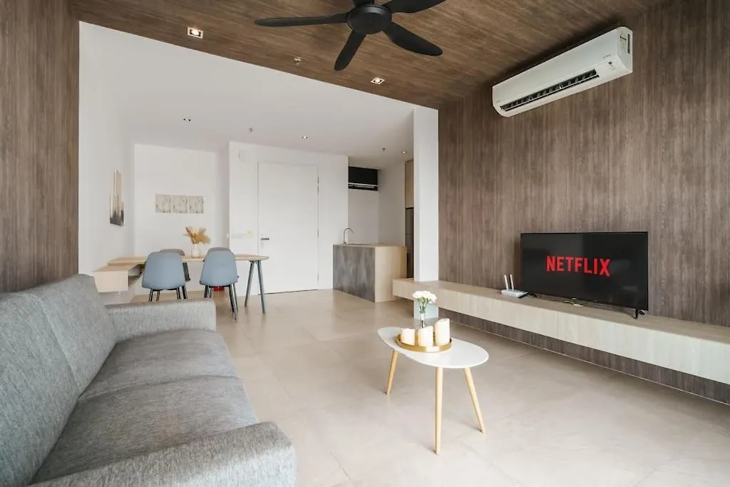Lumi Tropicana Netflix Cityview Balcony Muji 6Pax Petaling Jaya