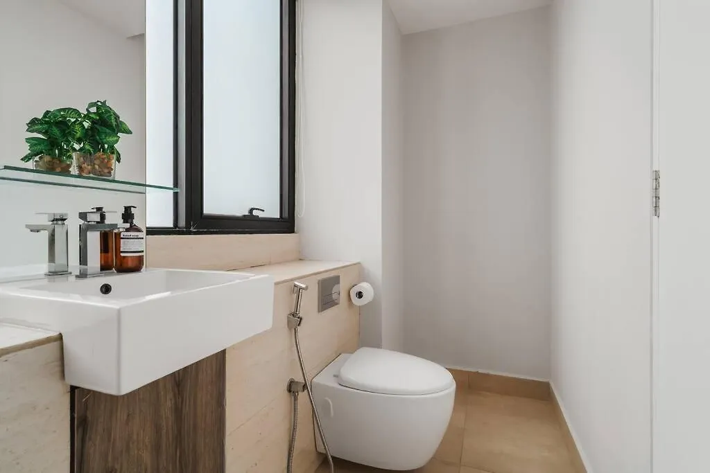 Lumi Tropicana Netflix Cityview Balcony Muji 6Pax Petaling Jaya Malezja