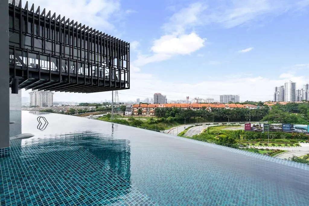 Lumi Tropicana Netflix Cityview Balcony Muji 6Pax Petaling Jaya