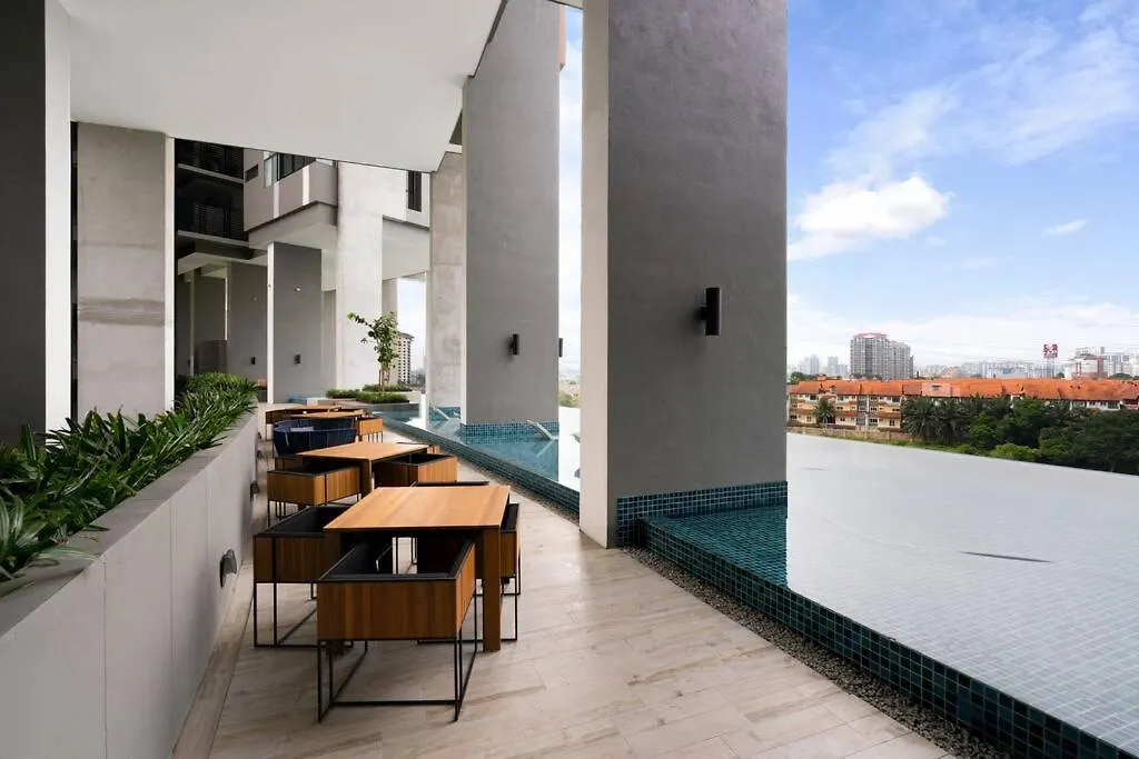 Lumi Tropicana Netflix Cityview Balcony Muji 6Pax Petaling Jaya Apartament