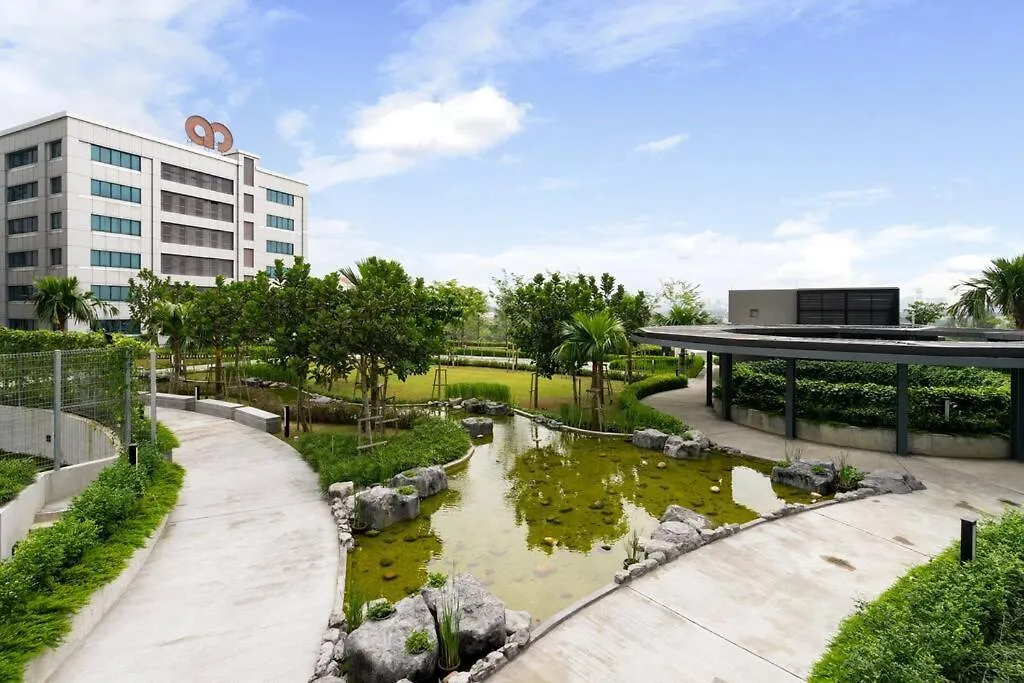 Lumi Tropicana Netflix Cityview Balcony Muji 6Pax Petaling Jaya